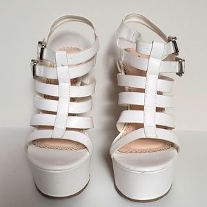 Shoedazzle Madison Taren White Wedges Sz 7